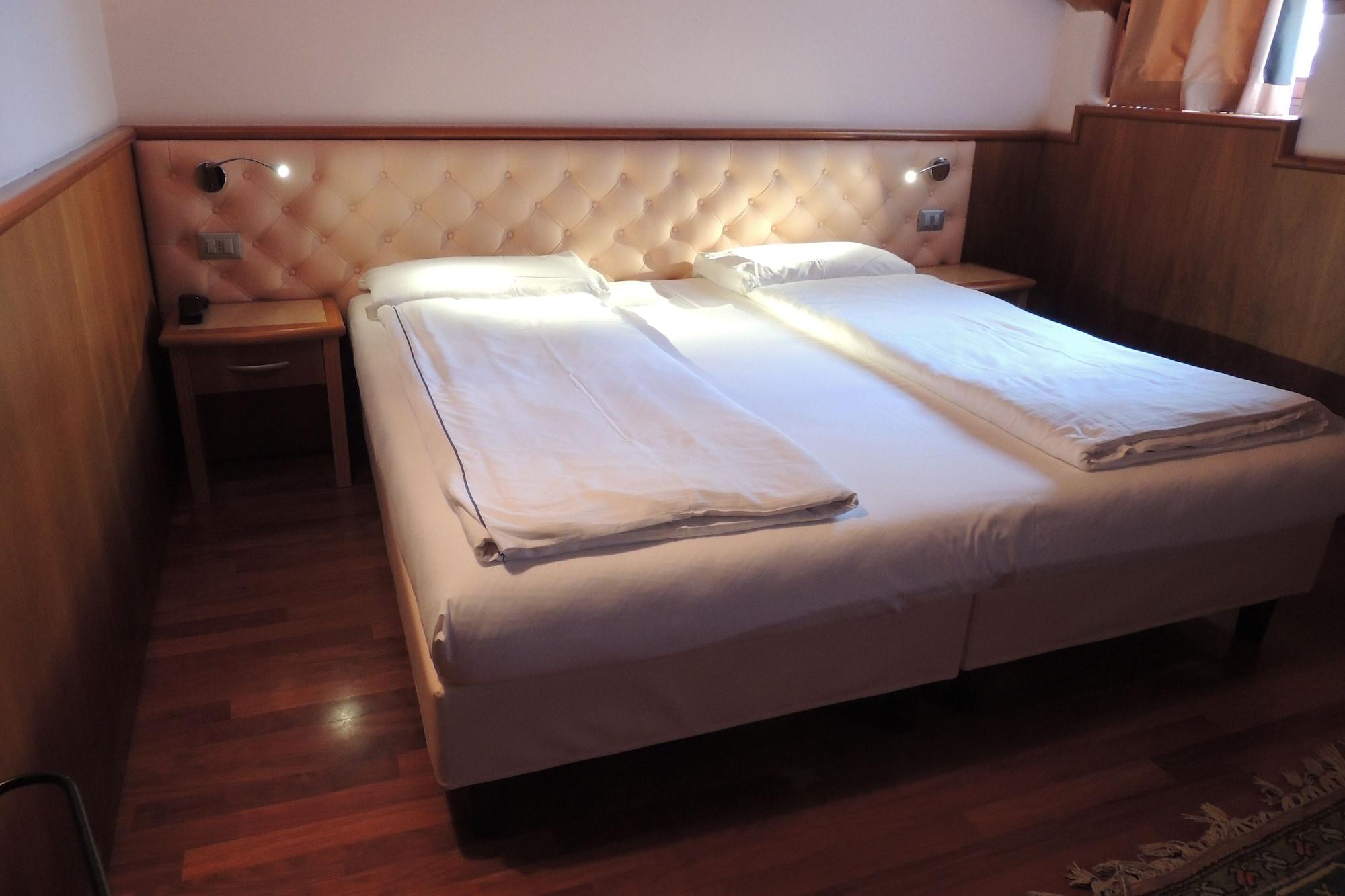Grand Hotel Astoria لافاروني المظهر الخارجي الصورة