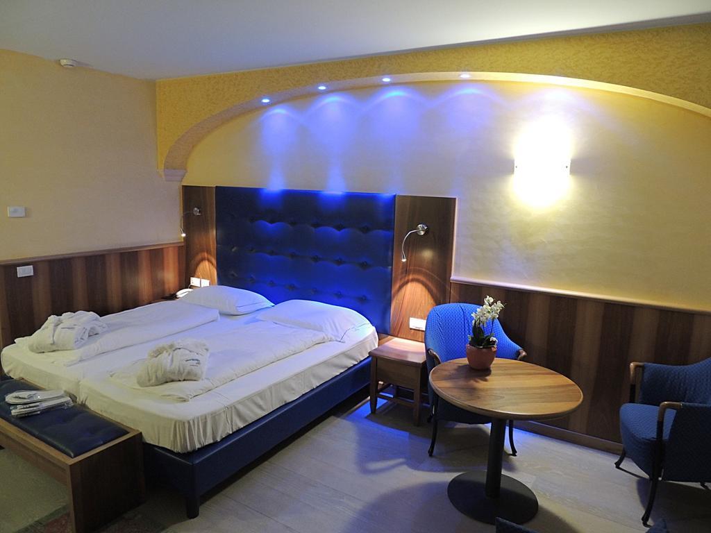 Grand Hotel Astoria لافاروني المظهر الخارجي الصورة