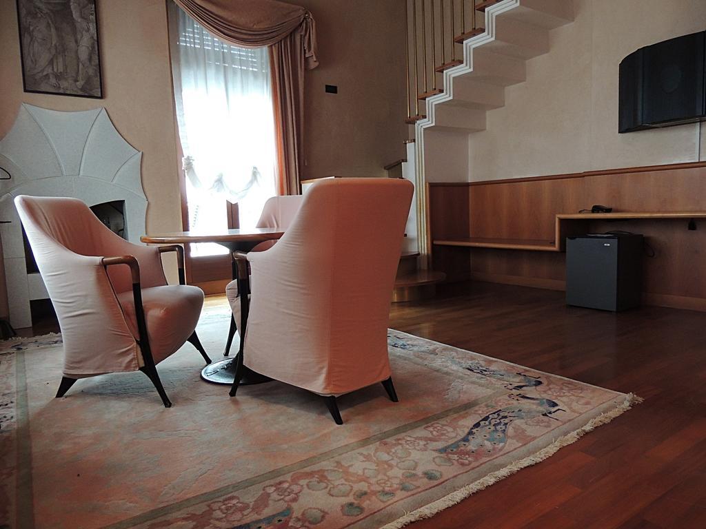 Grand Hotel Astoria لافاروني المظهر الخارجي الصورة