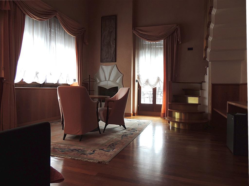 Grand Hotel Astoria لافاروني المظهر الخارجي الصورة