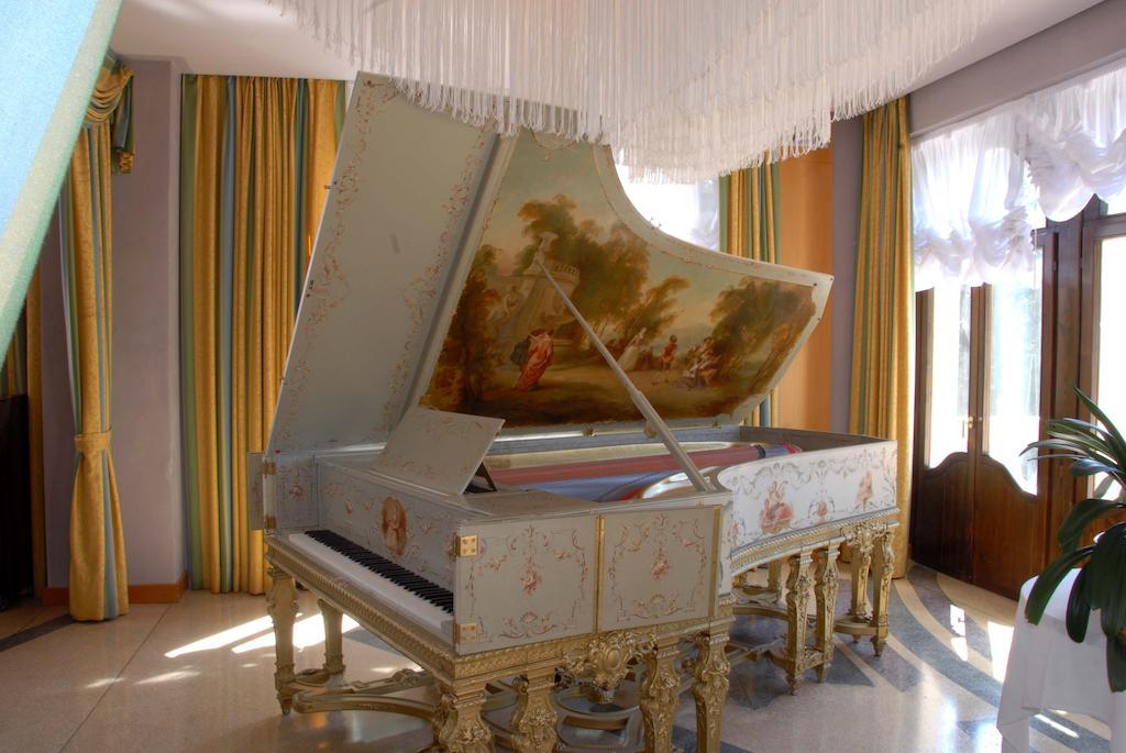 Grand Hotel Astoria لافاروني المظهر الخارجي الصورة